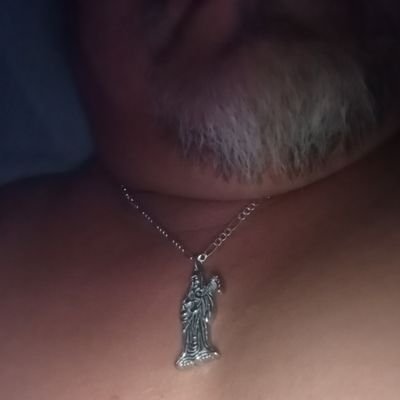 En la vida se gana también se pierde aún que hay veces que tienes que dejar ir pues ese amor que te profesaron jamás lo cumplieron y solo queda callar...
