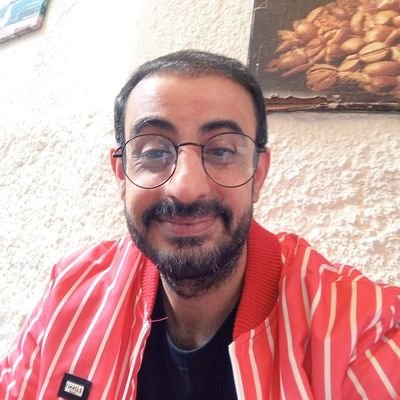 İsa Resûl elçi. 4 Kitaba iman eden,son kitap kuranı Kerim'in tebliğ davetçisi,1 tek tanrının varlığına inanan,8 milyar insanın ümmet önderi,Mezopotamya Kurdish.