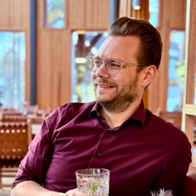 32 ~ AT ~ Macht was mit Computern ~ Twittert über: IT | Dies & Das | Sport | TrashTV | Serien