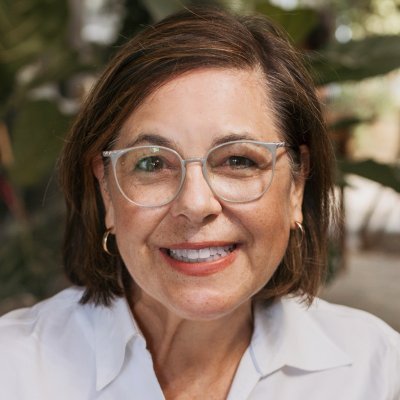 DeeMoskoff's profile picture. NGO veteran, Humphrey Fellow, Mom