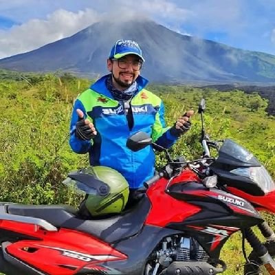 OttoParVel's profile picture. Fundador de MotosGT94 y Garaje MottosGT94 🏍️ | +13 años creando comunidad y contenido para bikers en redes de diferentes marcas 🇬🇹