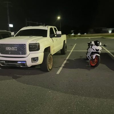 kibidiksjs's profile picture. M18  Bi dm me to trade. open to anything