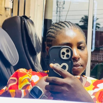 A baker with Class,no bad energy.I bake cake and make small chops.September baby 23rd❤️❤️❤️Chelsea fan.proud igbogirl😂