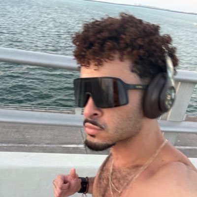 ilovemoney305's profile picture. 🇨🇺