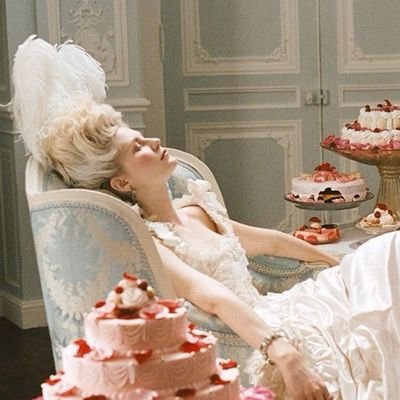 micaresco's profile picture. Ahí voy, songo-sorongo, con nadadito de perro.