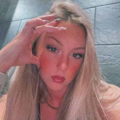 carahelliott23's profile picture. fsu ‘22 • usf ‘24 & ‘26