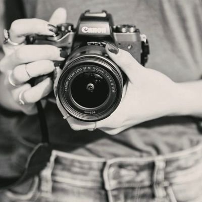 🇩🇪🇮🇱🇺🇲
„Das Auge macht das Bild, nicht die Kamera.“
Bin Fan von Helmut Schmidt + Elon Musk
Der mutigste Akt ist, noch selbst zu denken. Laut. C. Chanel
