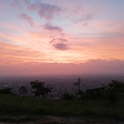 Contador Público. Amante de la naturaleza, senderista. Aficionado a la fotografía.