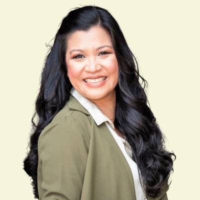 MaeSalinas22's profile picture. I help professionals simplify IT processes