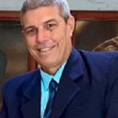Organizar y conducir los procesos de negocios para la formación de compañías dentro y fuera del país.