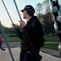 Alex (@nukegoboomm) 's Twitter Profile