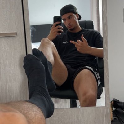 A page dedicated to sharing the most beautiful male feet there are! DM to be featured! Weak for Alpha Joel 😈