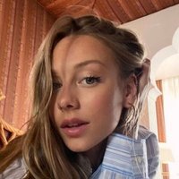 Layla (@fireh4wk) 's Twitter Profile