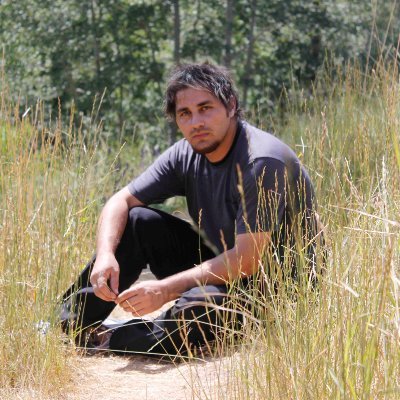mkmori82's profile picture. suspended in the dusty atmosphere of the mind.
ای بی خبر ...
از حال 
من
امروز کجایی !؟