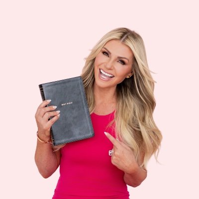 Christian Mindset & Breakthrough Coach
Helping you live fit, confident, and free—God’s way ✝️
🎙 Top 3 Podcast: Strong. Confident. His.
📚 Bestselling Author |