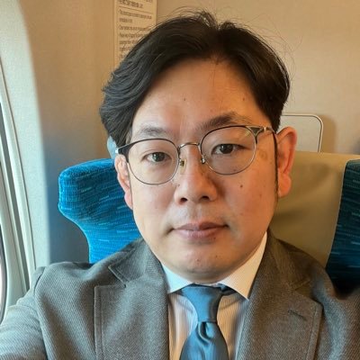 文章1つ1ヶ月で8,000人集客したマーケティングライターです。クライアントは主にコンサル、研修会社、士業など。LPの成約率・最大71%。オプトページのCVR50%超え。郵送DMのレス率14%など、書いて売るのが仕事。『コンサル集客10の成功事例』をリンクより無料配布中
