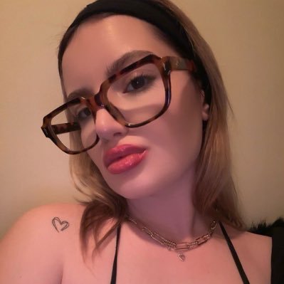 giizturan's profile picture. 🪬