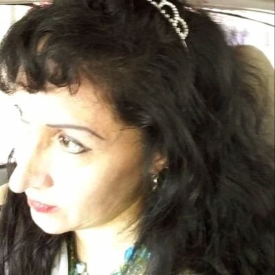 Soy una milf de muy buen ver y muy cachonda y complaciente, soy psicóloga, me gusta la música y el cine, ah y sobre todo coger mucho y mamar vrg 🫢