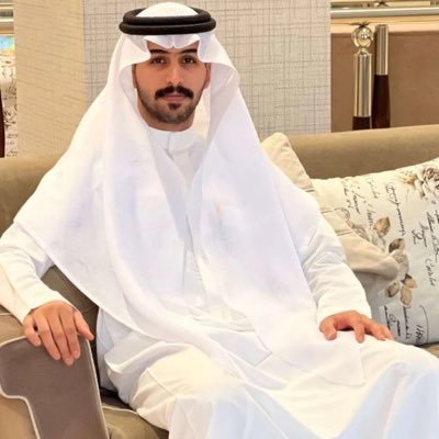 رئيس مجلس اداره شركة الراجحى للاستثمار ، وشركة يزيد الراجحى وإخوانه ،والعضو المنتدب فى عده شركات .