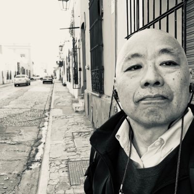 アカウントバンされたのでニューアカウト。連絡取るならこちらです。Salary-man and non-musician. Plays guitar, improvisationally.