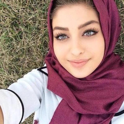 Layannn96's profile picture. 🇱🇧💛