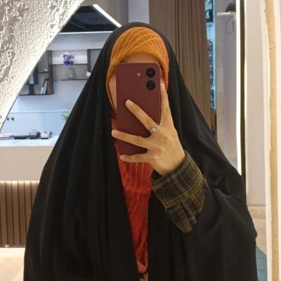 دانشجوی مهندسی پلیمر
دوستام اینجوری صدام میکنن:/ساجده مهلا/تیم تمپلتون/رئیس دلبر/بامیه ناز