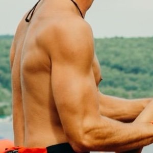 AndrewB16579869's profile picture. 21m 
Will treat you well and respect you...... butttttt also a littttle naughty 😏

Dm me to see that side of me