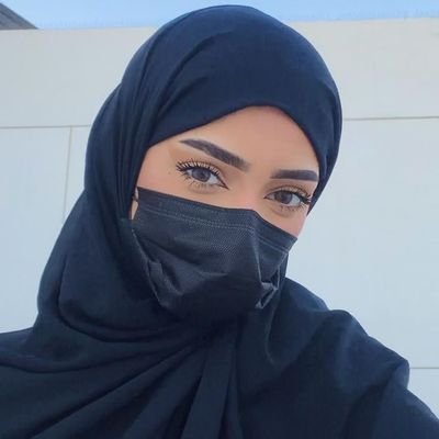 عازبه.......جديدة في تويتر ...تابعوني امممممممواه