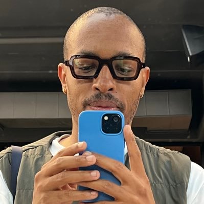 Andile Bukaさんのプロフィール画像