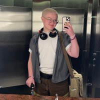 mickey (they/them) (@bwaysapphics) 's Twitter Profile