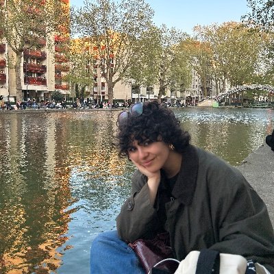 aidatoz's profile picture. very نِش