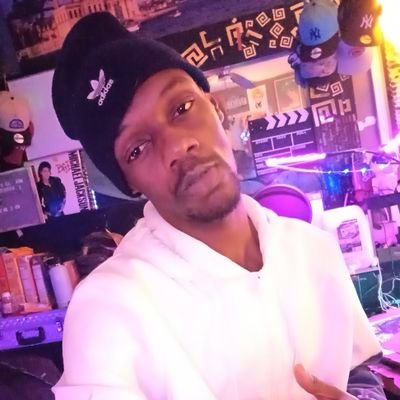 brwneyezBleu's profile picture. Originally from TX, reside in Jamaica queens NY. vers freak. Love content and 🥳 Friendly. Good Vibez only