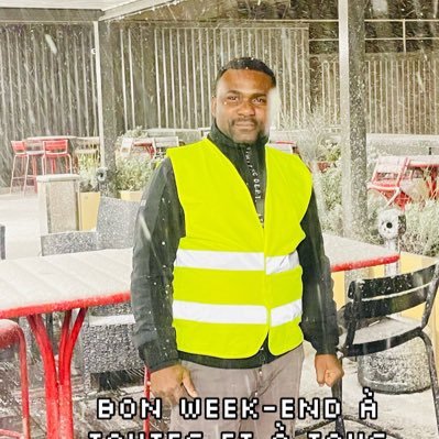 oualombe42's profile picture. Technicien de maintenance