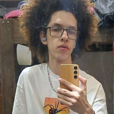 fridayiminluve's profile picture. 