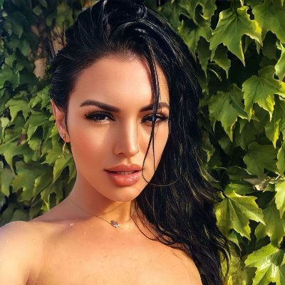 irina712445979's profile picture. 