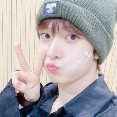 jongnions's profile picture. #en-minions