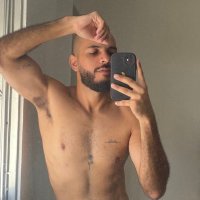 a vida de uma vedete (@apenaxarmando) 's Twitter Profile