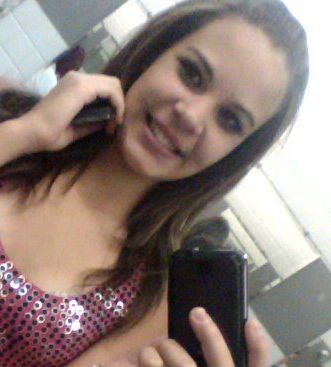 escorpiana, m;amiga da @veemk_laari , anja protetora do @alefer_Ex , irma menor do @viniiicius_Rox , gemea da @nadyloira_ , e prima da @melcolombiana ♥'