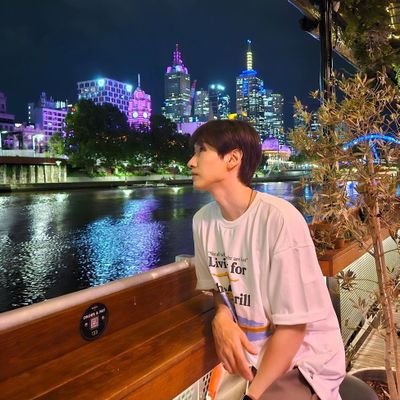 ย้อกแจ (น.) สิ่งมีชีวิตที่มีลักษณะนามเป็นก้อน มีขนาดพอดีคำ ปั้นๆ แล้วยัดใส่ปากได้เลยคั้บ 🥺✨ @AllRiseSilver Fan Account 💙