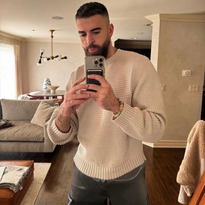 artist 🎨, Vegan, Hawkeye! intsagram: @philips_bryan06