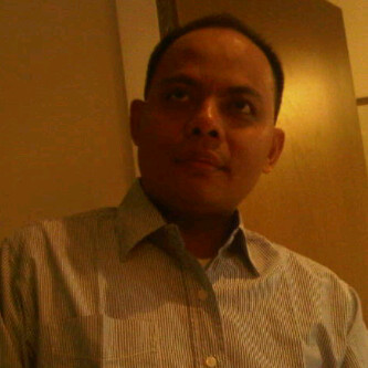 AliHSafari's profile picture. menjadi debu yang bercahaya dan memberikan setitik cahaya ditengah dunia yang terang benderang....