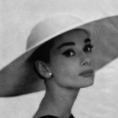 swanireveur's profile picture. “ the most important thing is to enjoy your life - to be happy - it's all that matters ” • 🎀🪞🦢🩰