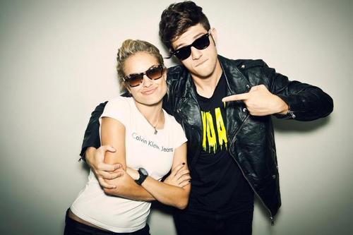 Considero justa toda forma de amor.. @Lua_Blanco @ChayLeao @sophiaabrahao @melfronckowiak @MicaelBorges_ @Aguiarthur Eu amo voces!
