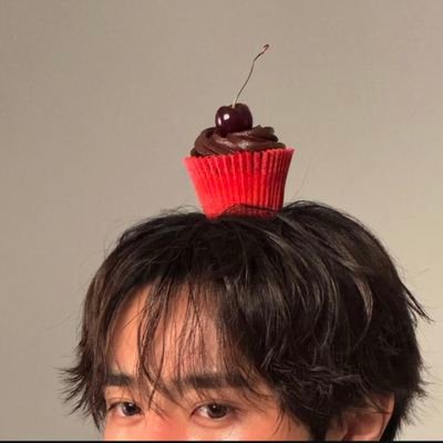 moon π Profile