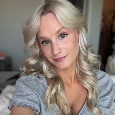 Angie Smith Profile