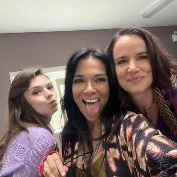 lerchikkkkkkk's profile picture. yellowjackets | tibette | calzona | marina | tay swift | abba