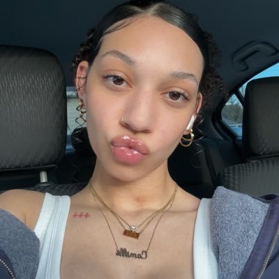 camillesmith___'s profile picture. 🪐