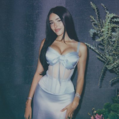 mb21ts's profile picture. The half of it🤍21