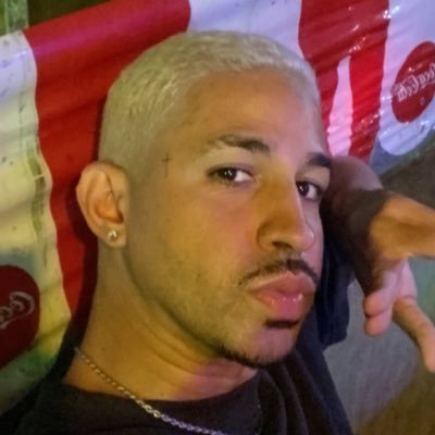 uma estrela em ascensão, faço uns role e boto som ⚡️ @brotaprodutora 🛸 @dipfesta