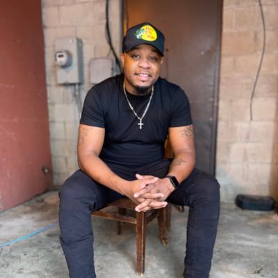Snoop1684157's profile picture. 32! Single! Loves to have fun